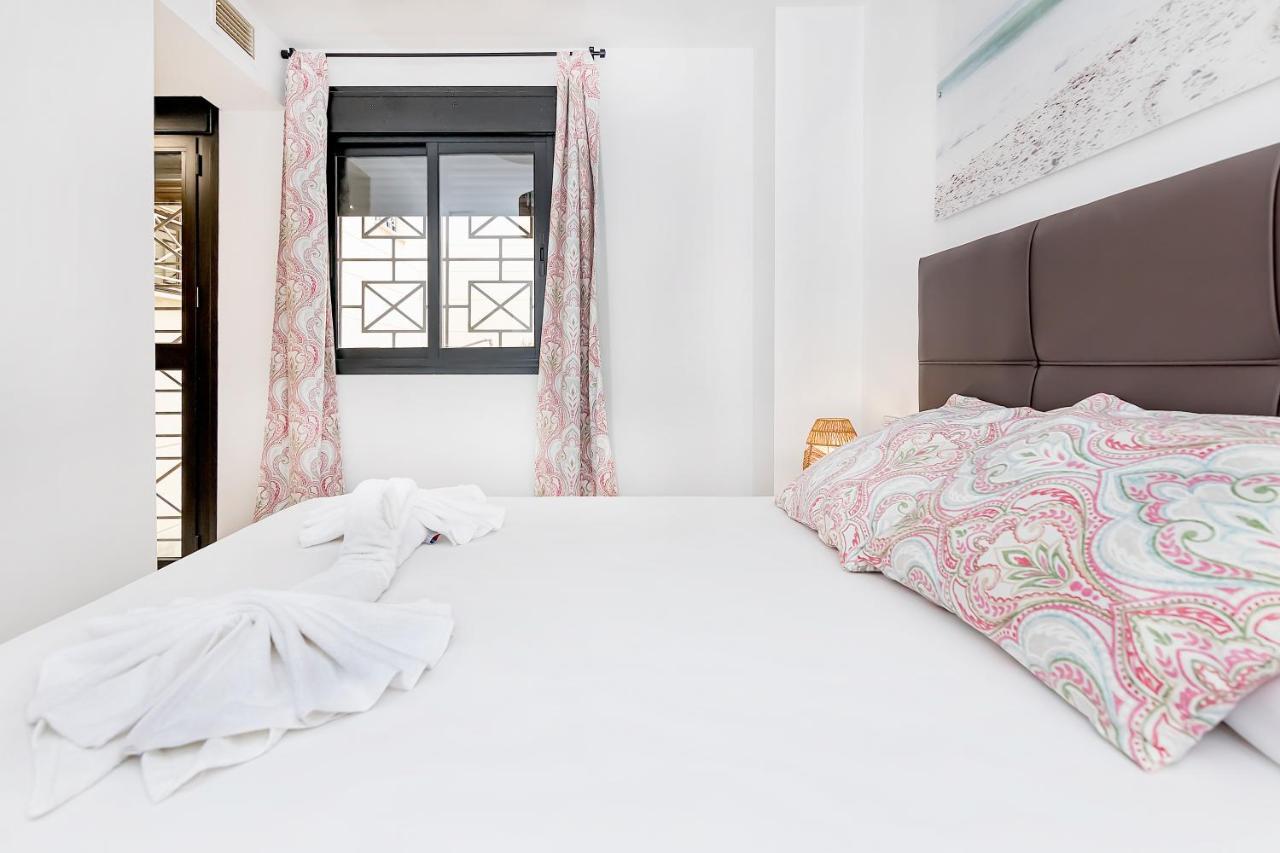 Ferienwohnung Maba/Private Backyard/Walk To Downtown/Large Smart Tv Málaga Exterior foto